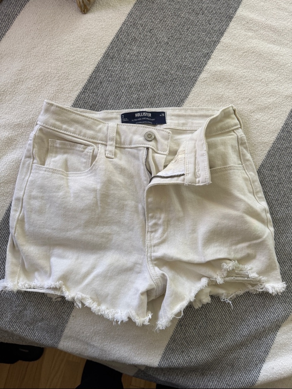 Hollister Ultra High-Rise Mom Short
